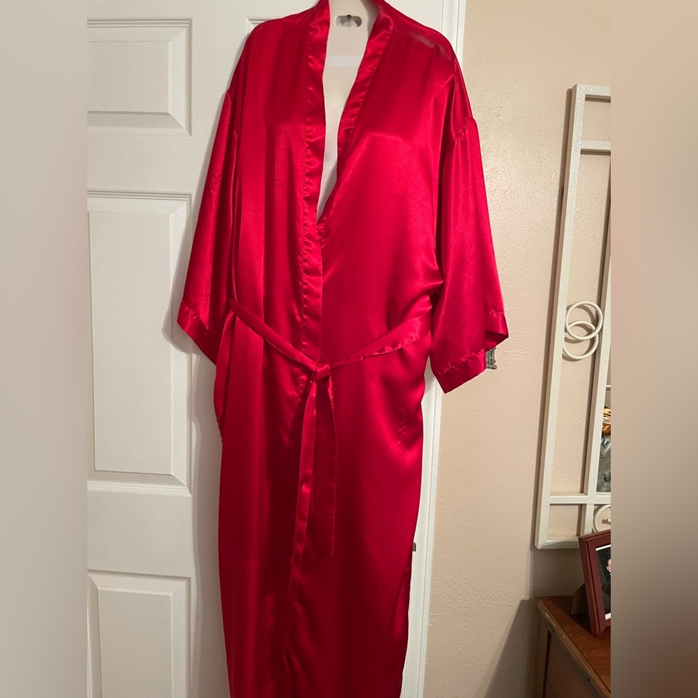 Lovely Frederick’s of Hollywood full length red satin robe with belt & pocket